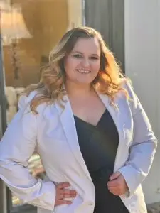 Picture of Elizabeth Buchanan